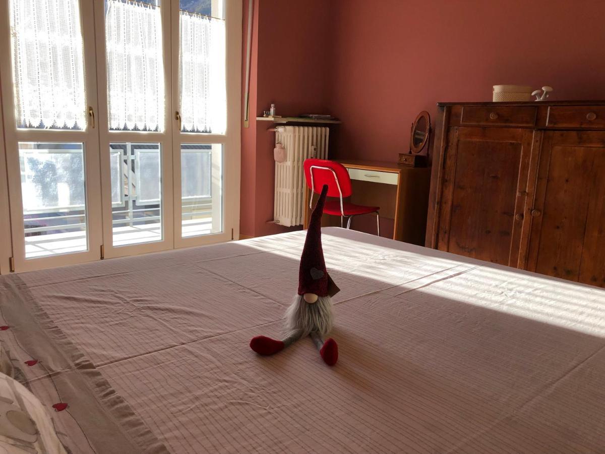 Апартаменти Attico Chez Renee Аоста Екстер'єр фото